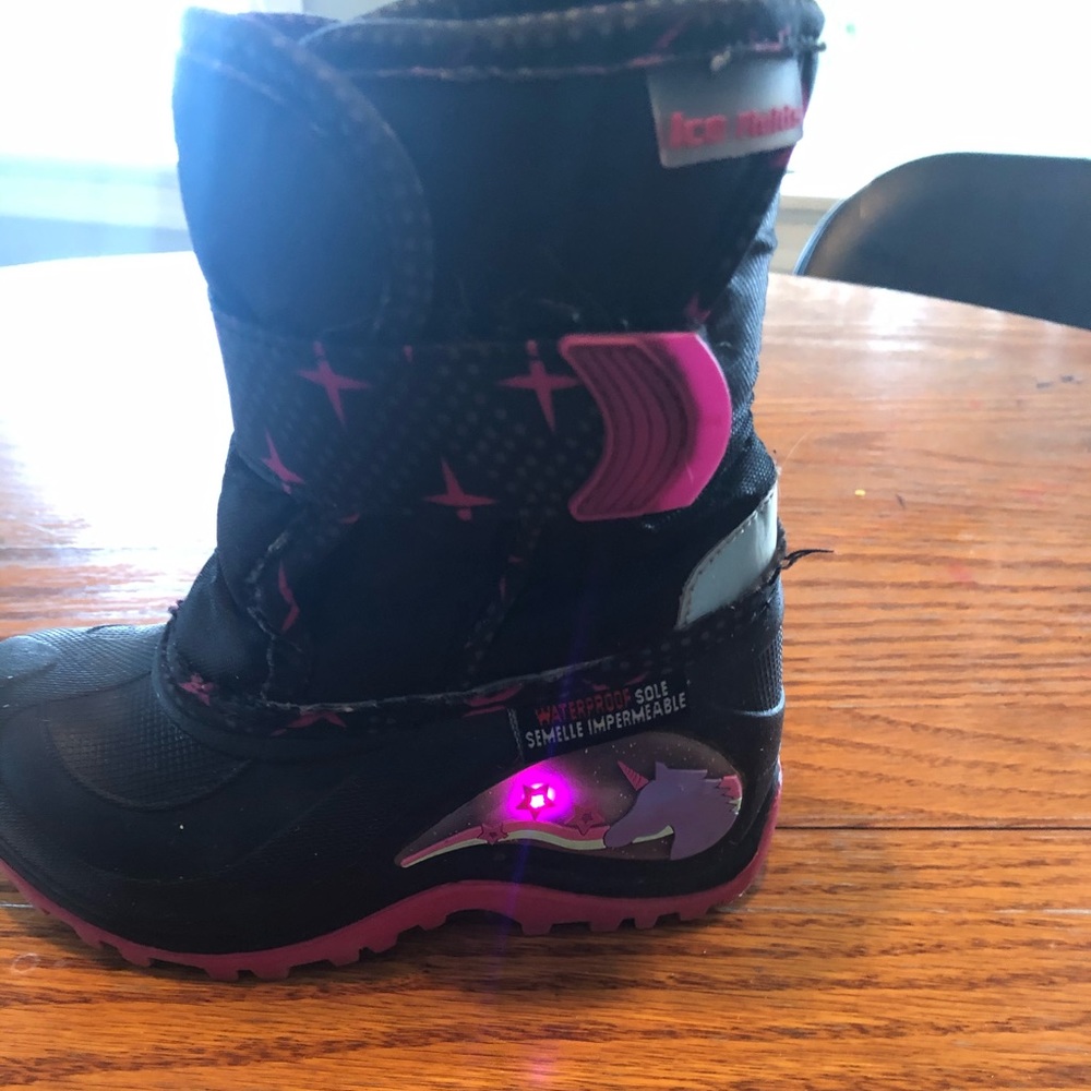Toddler snow boots
